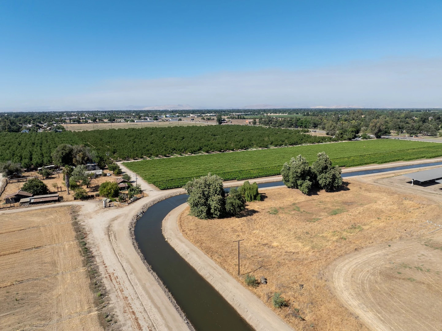 24tularecounty_rk_1_visalia-farming_1023.jpg